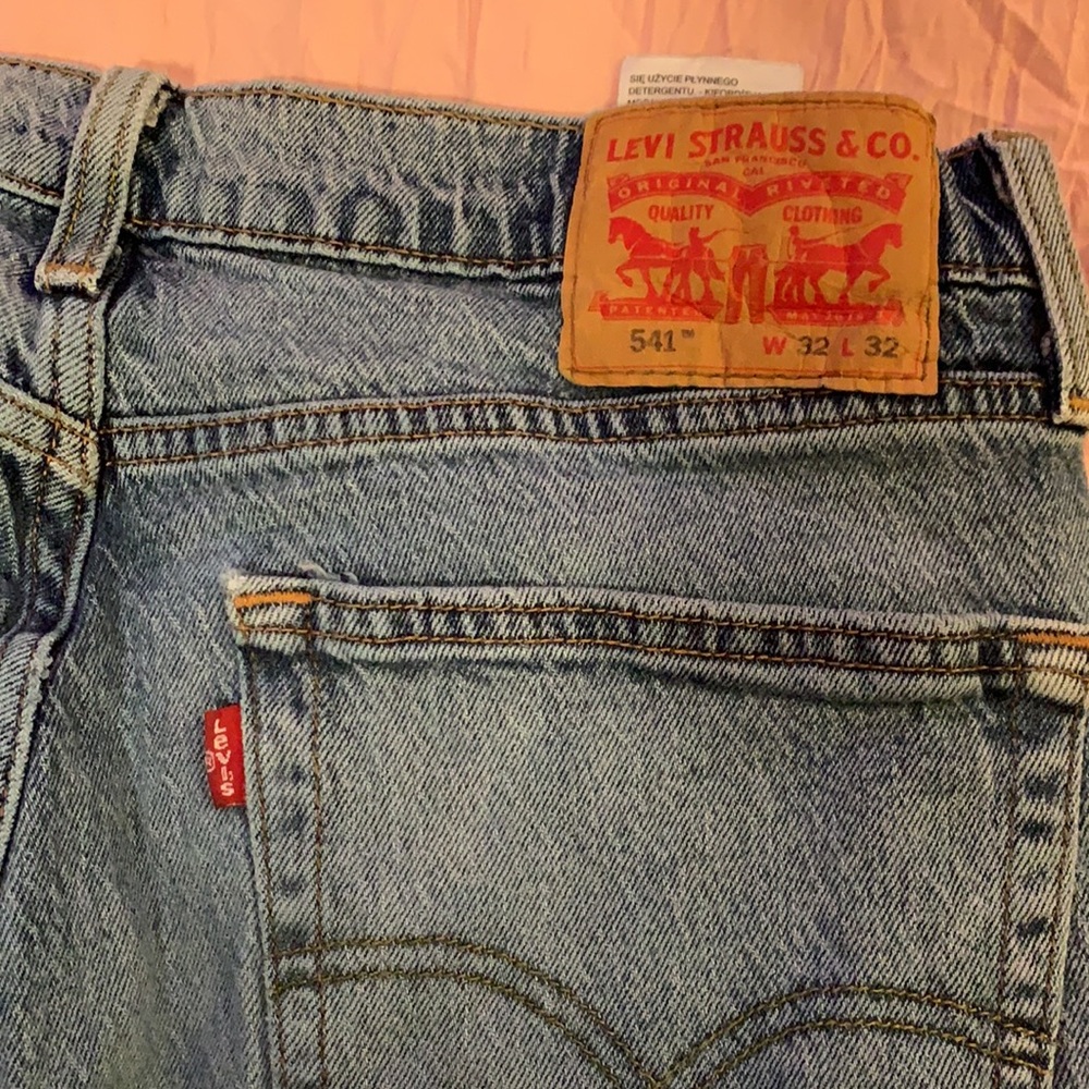 Men’s Levi’s Jeans - Picture 3 of 4